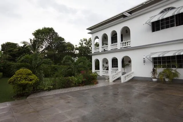 Lorenton Hideaway Lucea 0*,  Jamajka
